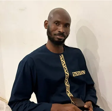 Don Emile Dagou, Finances